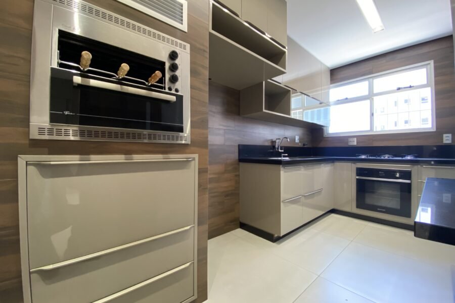 832FFA33-7EB0-447F-A52B-F83A846E265D