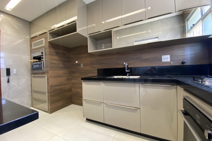 B6F05417-0811-4F09-9687-059083091B66